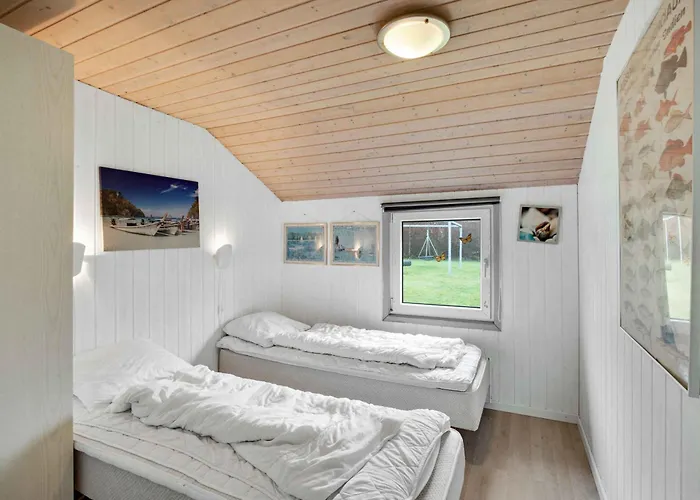 Vakantiehuis Einladendes Poolhaus Mit Meerblick - Einladendes Poolhaus Mit Meerblick *