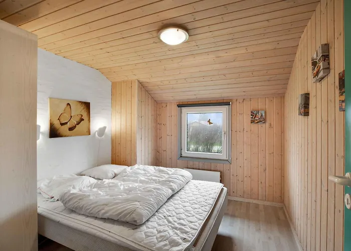 Vakantiehuis Einladendes Poolhaus Mit Meerblick - Einladendes Poolhaus Mit Meerblick *